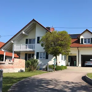 Gelbe 10 - Wohlfuehloase Fuer Ganze Familie - Naehe Legoland Privatunterkunft